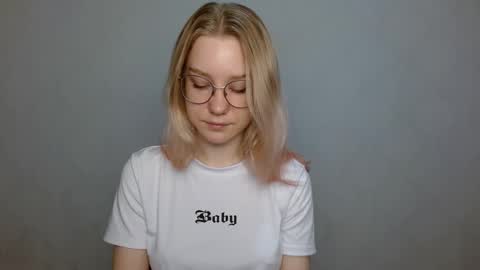 Snapshot of abbymoore__ chatting on January 13, 2025, 10:14 am Abby Lovense is active online show from January 13, 2025, 10:14 am