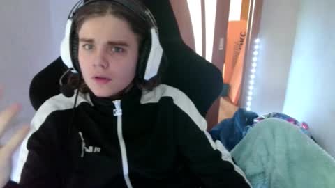 Snapshot of abbysal_blade chatting on October 22, 2025, 6:13 am abbysal_blade online show from October 22, 2025, 6:13 am