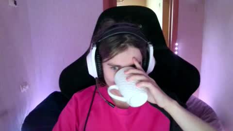 Snapshot of abbysal_blade chatting on November 7, 2025, 6:02 am abbysal_blade online show from November 7, 2025, 6:02 am