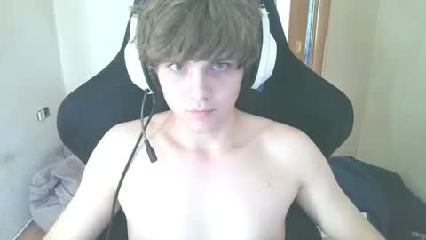 Snapshot of abbysal_blade chatting on June 18, 2026, 9:14 am abbysal_blade online show from June 18, 2026, 9:14 am