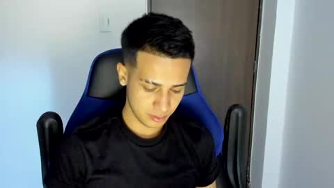 Independence model AbelAsburgo online show from February 15, 2025, 6:55 am