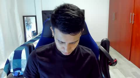 Independence model AbelAsburgo online show from February 21, 2025, 3:45 am