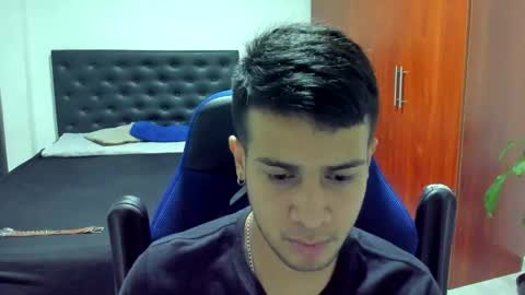 Independence model AbelAsburgo online show from October 22, 2025, 2:01 am