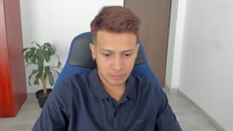 Independence model AbelAsburgo online show from January 12, 2026, 7:52 pm