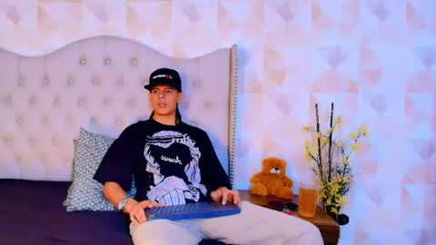 Snapshot of abravanel_sefardi chatting on July 1, 2026, 9:58 pm Abrovanel online show from July 1, 2026, 9:58 pm