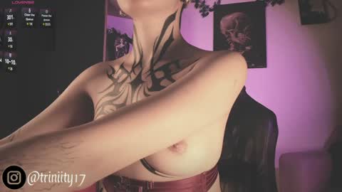 Snapshot of abril__colen chatting on December 6, 2024, 12:23 am April online show from December 6, 2024, 12:23 am