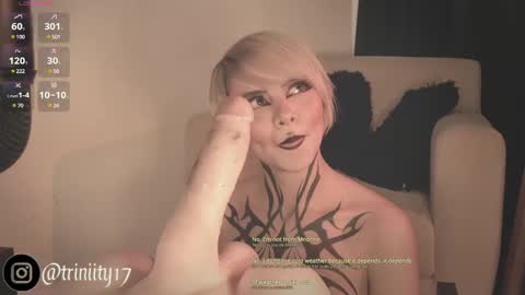 Snapshot of abril__colen chatting on December 15, 2024, 7:21 pm April online show from December 15, 2024, 7:21 pm