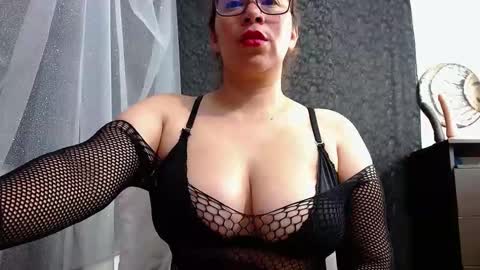 abril_bianchi online show from October 4, 2025, 2:26 pm