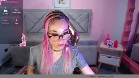 abril_ch_ online show from November 14, 2025, 10:47 am