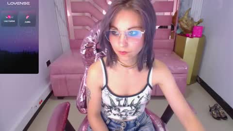 abril_ch_ online show from March 26, 2026, 12:11 pm