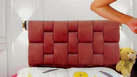 Abril jones online show from January 7, 2025, 4:50 am