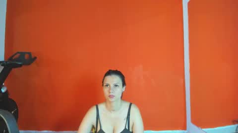 Abril jones online show from February 16, 2025, 6:21 am