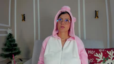 Abril jones online show from December 5, 2025, 4:32 am