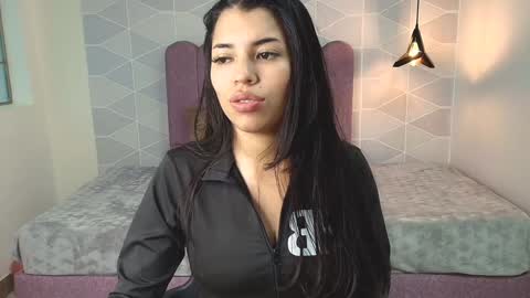 Snapshot of abril_matthews chatting on December 21, 2024, 4:57 pm ABRIL MATTHEWS online show from December 21, 2024, 4:57 pm