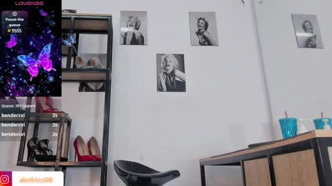 Snapshot of abril_ricci chatting on December 29, 2024, 2:21 pm Abril online show from December 29, 2024, 2:21 pm