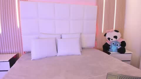 Snapshot of abril_snow chatting on July 6, 2026, 8:44 pm abril_snow online show from July 6, 2026, 8:44 pm