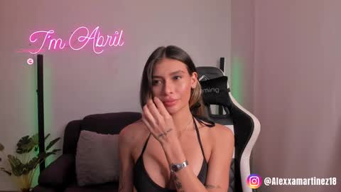 Snapshot of abril_w18 chatting on February 25, 2025, 2:36 am My name is Alexa. Please say hello I like to chat with you. If you have requests please use tip online show from February 25, 2025, 2:36 am