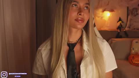 Snapshot of abril_w18 chatting on October 7, 2025, 1:47 am My name is Alexa. Please say hello I like to chat with you. If you have requests please use tip online show from October 7, 2025, 1:47 am