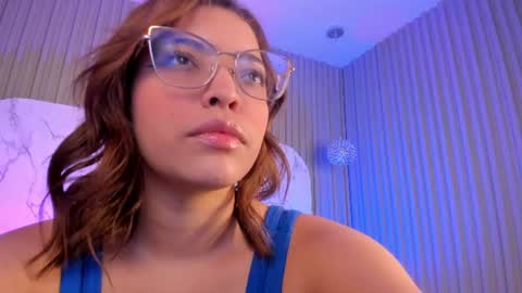 abril online show from June 19, 2026, 3:22 am