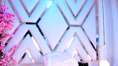 Abril Cooper online show from October 8, 2025, 5:49 am