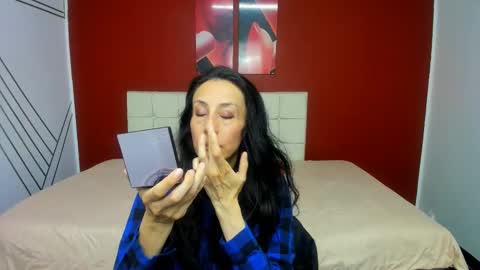 Snapshot of abrillee1 chatting on February 18, 2025, 7:52 pm ABRIL online show from February 18, 2025, 7:52 pm