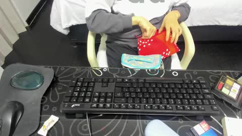 Snapshot of abrillee1 chatting on March 1, 2025, 7:26 pm ABRIL online show from March 1, 2025, 7:26 pm