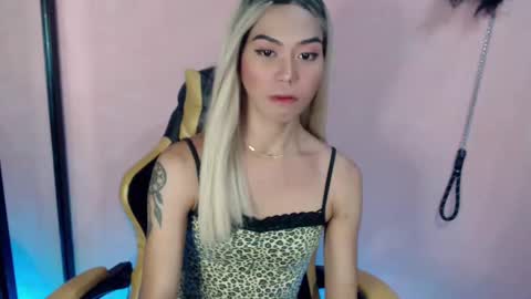 Snapshot of absolutelyselfsucker69 chatting on February 24, 2025, 6:49 am Miss Sophie online show from February 24, 2025, 6:49 am