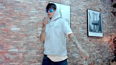 Snapshot of acidmilo chatting on December 16, 2024, 3:54 pm Acid Milo online show from December 16, 2024, 3:54 pm