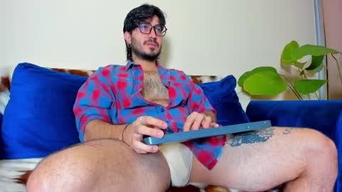 Snapshot of ackerman_eren_ chatting on February 15, 2025, 9:38 am R. online show from February 15, 2025, 9:38 am