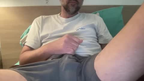 Snapshot of aclather30 chatting on February 19, 2025, 7:05 pm aclather30 online show from February 19, 2025, 7:05 pm