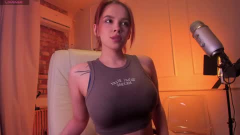 Snapshot of adalyn_glow chatting on April 18, 2026, 12:20 pm Adalyn online show from April 18, 2026, 12:20 pm