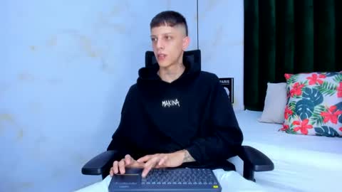 Snapshot of adam_hard_ chatting on January 22, 2025, 7:45 pm Adam online show from January 22, 2025, 7:45 pm