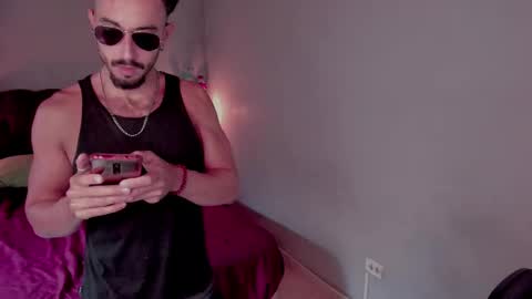 Hello welcome 3 online show from September 30, 2025, 6:35 pm