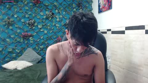 Snapshot of adamcoox chatting on December 24, 2024, 5:13 pm Adam online show from December 24, 2024, 5:13 pm