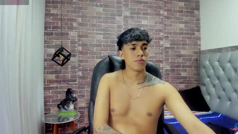 Snapshot of adamcoox chatting on December 27, 2024, 2:25 am Adam online show from December 27, 2024, 2:25 am