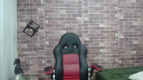 Snapshot of adamcoox chatting on February 6, 2025, 6:40 am Adam online show from February 6, 2025, 6:40 am