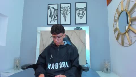 Adams Bobby online show from November 11, 2025, 11:32 am