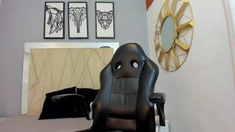 Adams Bobby online show from December 19, 2025, 11:28 am