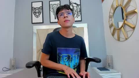 Adams Bobby online show from March 8, 2026, 10:52 am