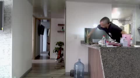 eva online show from February 23, 2025, 6:01 pm