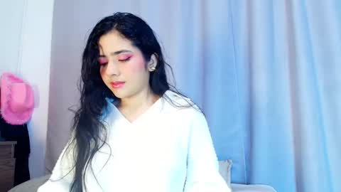  Adara Johnson  online show from November 5, 2025, 11:43 am