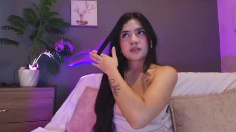  Adara Johnson  online show from May 20, 2026, 12:22 pm