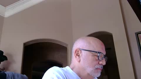 add_me_2 online show from May 4, 2026, 3:52 pm