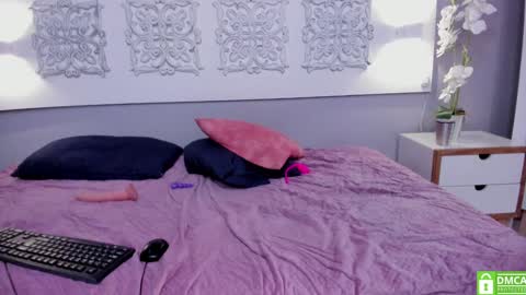 Adela Worsth online show from February 1, 2025, 6:08 pm