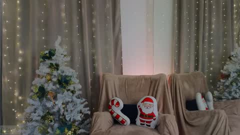 Adele online show from December 25, 2024, 9:33 pm