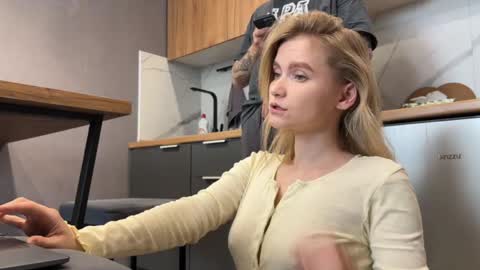 Adele Nick online show from April 19, 2026, 9:19 am