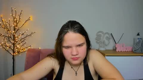 adelecruzz online show from February 12, 2025, 1:37 pm