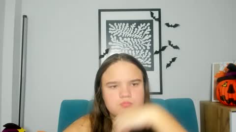 adelecruzz online show from October 28, 2025, 8:07 am