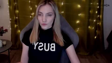 Snapshot of adeleshinem chatting on February 19, 2025, 11:17 am Adele Shine online show from February 19, 2025, 11:17 am