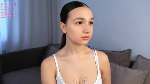 Snapshot of adelexx_zll chatting on February 8, 2026, 6:17 am adelexx_zll online show from February 8, 2026, 6:17 am